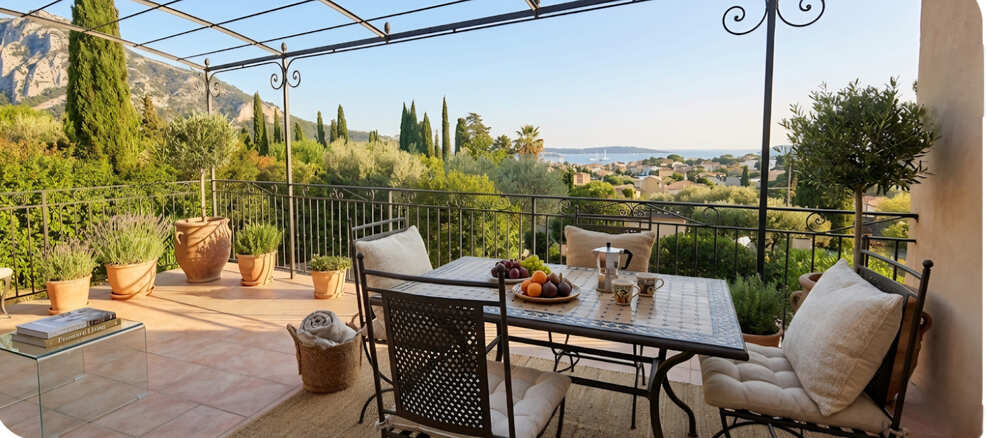 Aux 4 Chemins, la Rade &agrave; vos Pieds &mdash; Villa Familiale Plein Sud, Studio & Grand Terrain