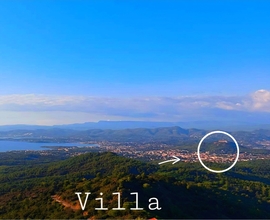 Villa d'architecte avec vue d&eacute;gag&eacute;e &mdash; hauteurs du Fort, Six-Fours-les-Plages (83140)
